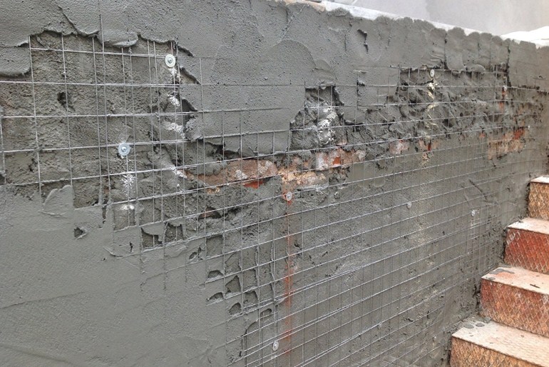 Армирование стен с помощью сетки из металла